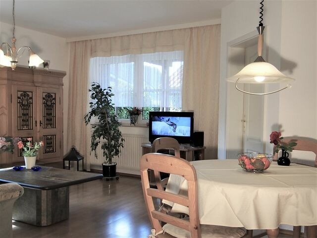 Ferienwohnung in Ostseeheilbad Zingst - Birkmaase 12 - Kapitänshaus Jacqueline 4-Sterne Komfort FeWo im EG links - Bild 3